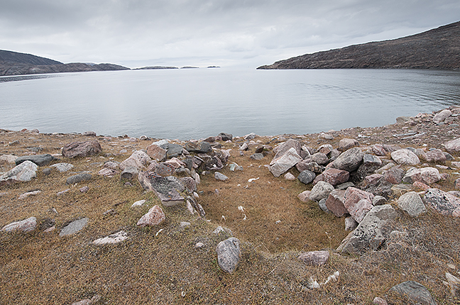 inuit stone hut
