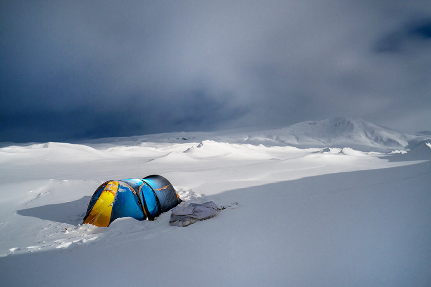 tent on snow