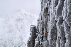 A photo of Greg Boswell and Guy Robertson on pitch three of the first ascent of Lost Arrow Winter Variation (X) on Bidean nam Bian. Taken by Hamish Frost
