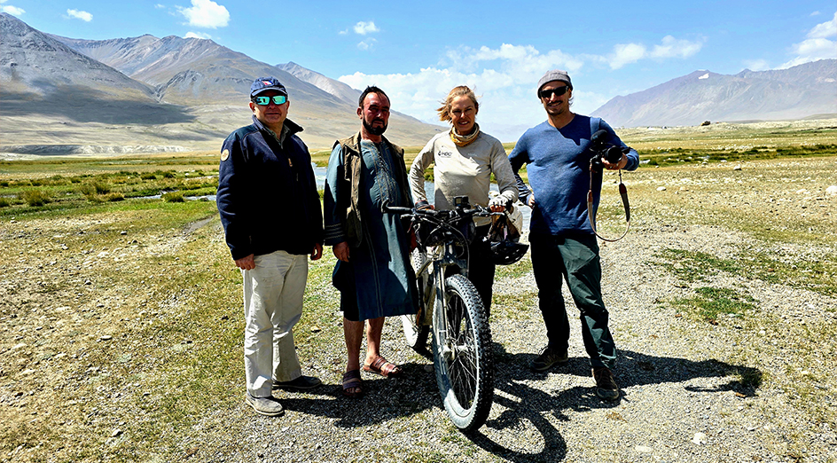 cyclists in highland area