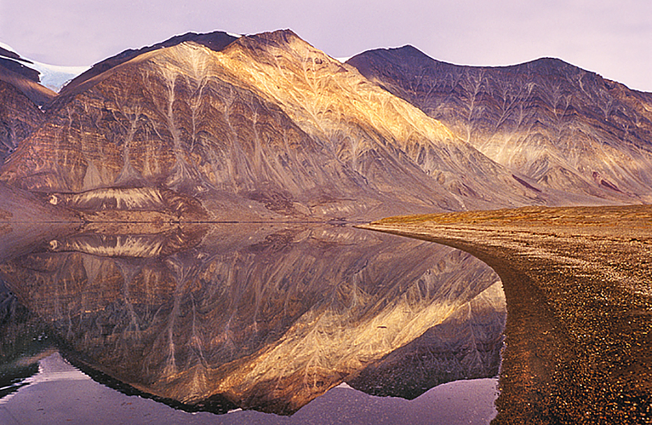 A Traveler's Guide to the 10 Largest Islands in the World. #10: Ellesmere Island