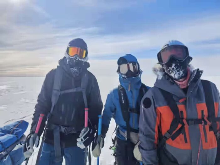 A team of adventurers on the Greenland Ice sheet