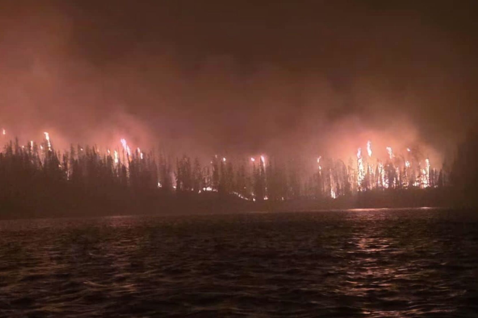Wildfires burning on Grayson Lake