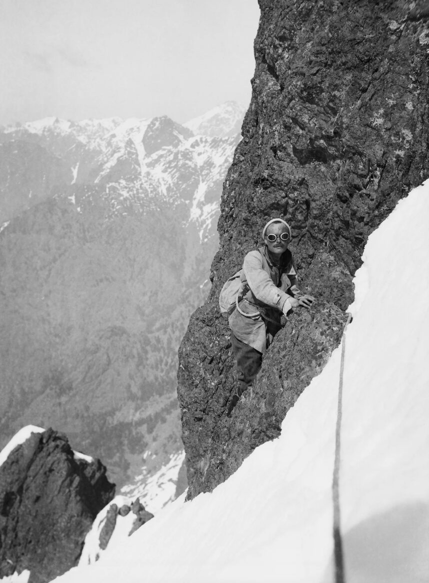 A black and white photo of an unidentified climber, possibly on the the Tödi in central Switzerland in the early 1900s