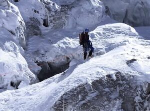 A climber in a maze of seracs.